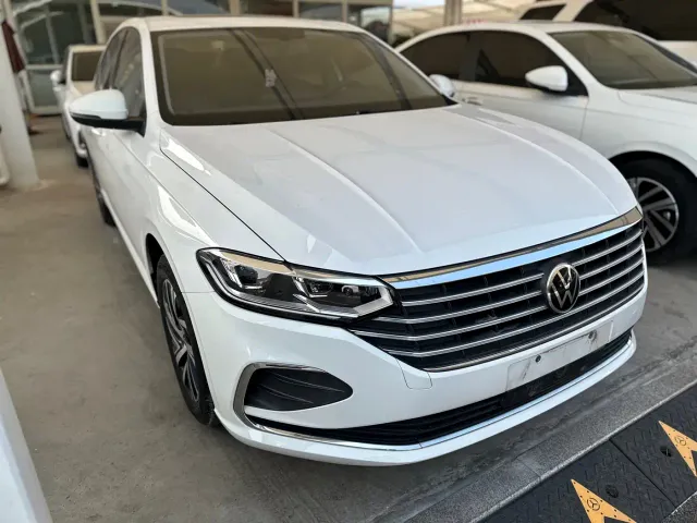 Volkswagen Lavida — Фото автомобиля 3