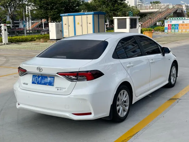 Toyota Corolla — Фото автомобиля 5