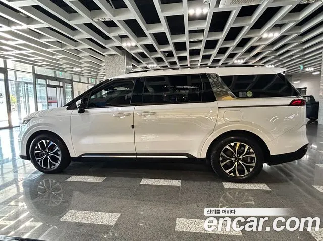 Kia Carnival Generation 4 — Фото автомобиля 18