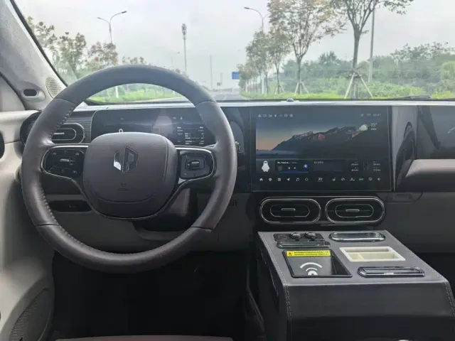 Leapmotor C11 — Фото автомобиля 8