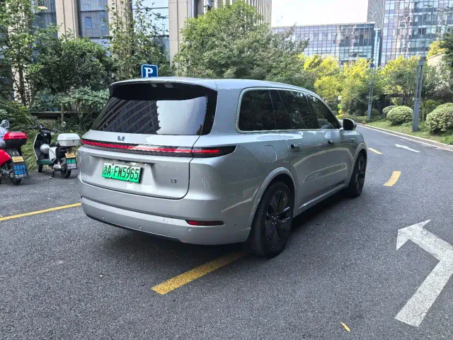 Li Auto L9 — Фото автомобиля 7