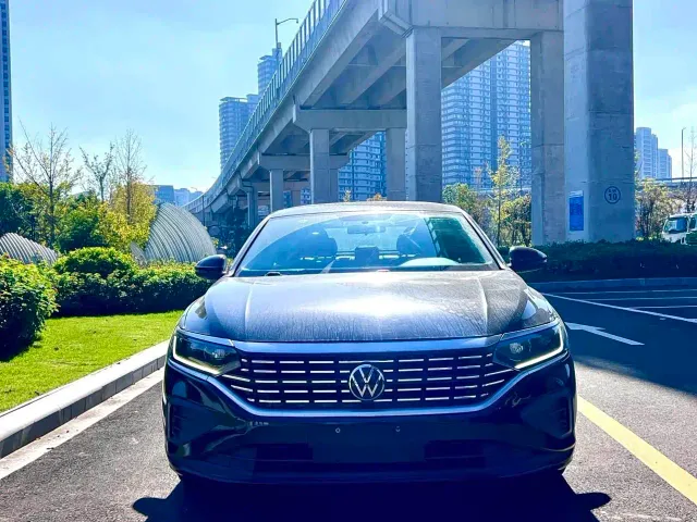 Volkswagen Passat — Фото автомобиля 2