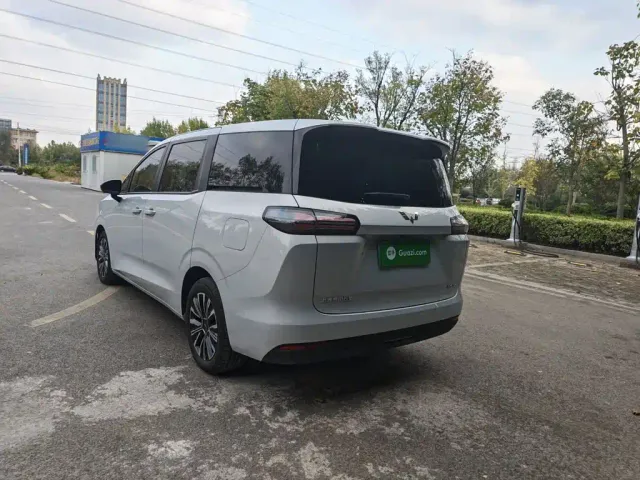 Wuling Starlight 730 — Фото автомобиля 4
