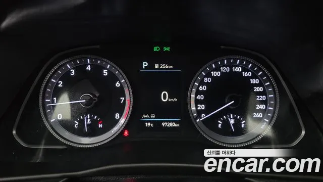 Hyundai Sonata — Фото автомобиля 11