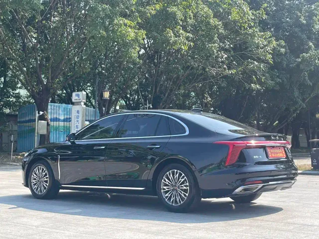 Hongqi H5 — Фото автомобиля 5