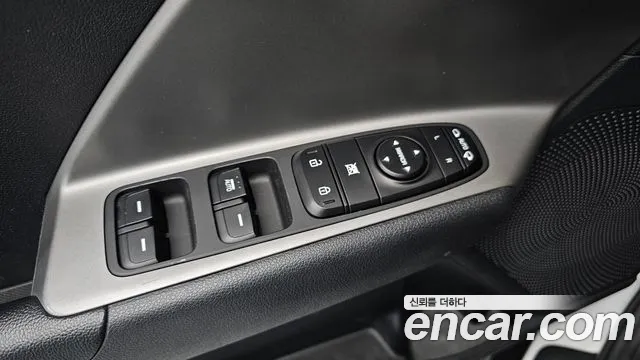 Kia Niro — Фото автомобиля 18