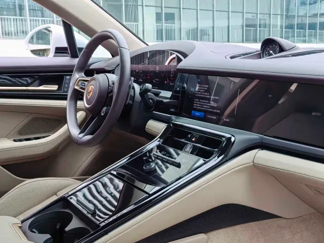 Porsche Panamera — Фото автомобиля 20