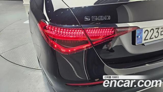 Mercedes-Benz S-Class — Фото автомобиля 22