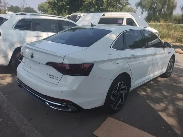 Volkswagen Sagitar 2023 300TSI DSG Surpassing Edition — Фото автомобиля 3
