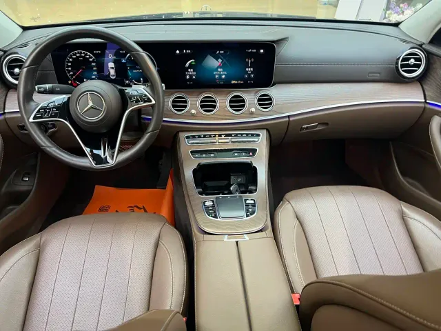 Mercedes-Benz E-Class — Фото автомобиля 5