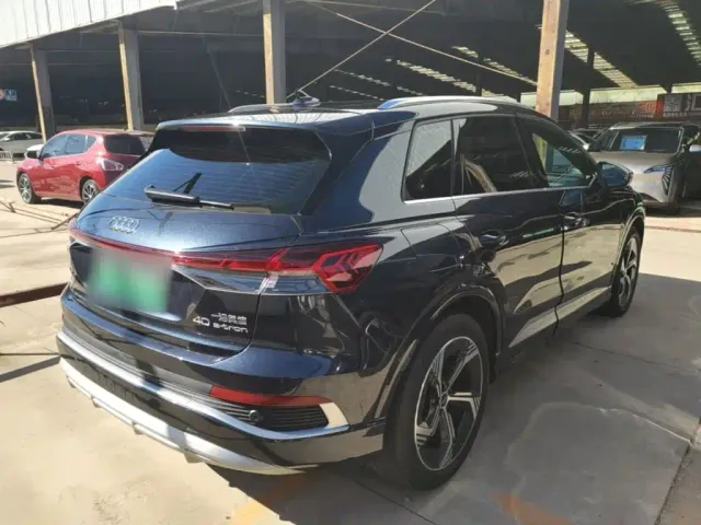 Audi Q4 e-tron — Фото автомобиля 6