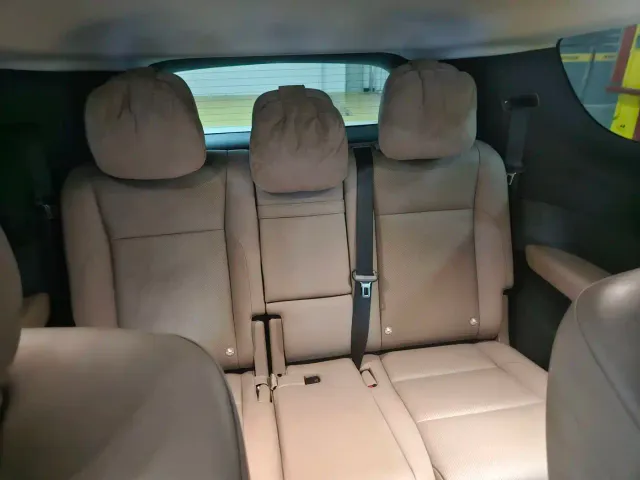 Li Auto MEGA — Фото автомобиля 13