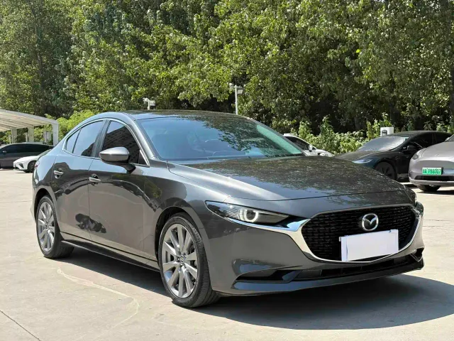 Mazda Axela — Фото автомобиля 3