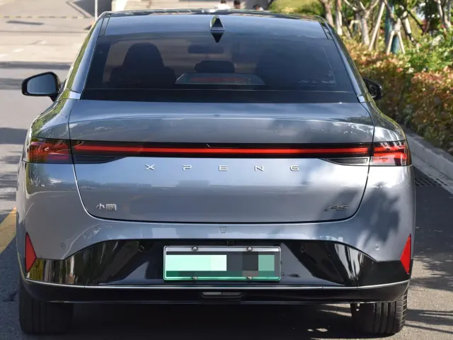 Xpeng P5 — Фото автомобиля 6