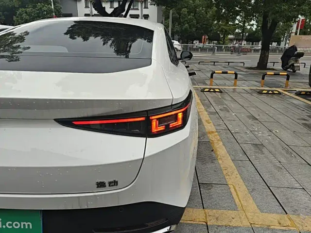 Changan Eado — Фото автомобиля 7