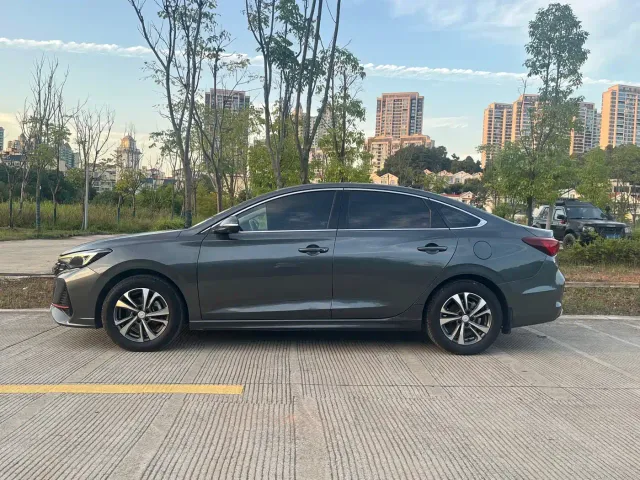 Changan Eado — Фото автомобиля 4