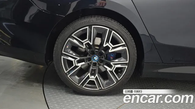 BMW 5-Series 5 серия (G60) — Фото автомобиля 29