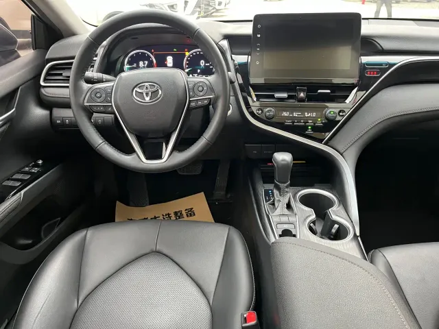 Toyota Camry — Фото автомобиля 10