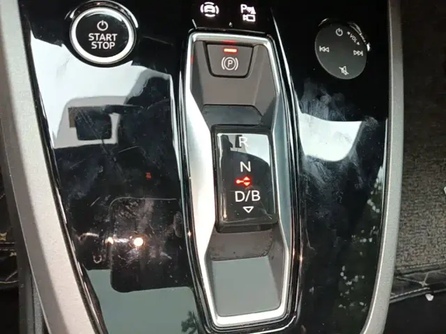 Audi Q5 e-tron — Фото автомобиля 13
