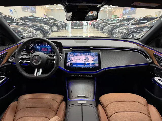 Mercedes-Benz E-Class — Фото автомобиля 11
