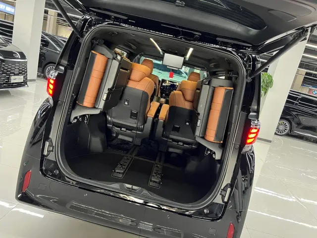 Toyota Alphard — Фото автомобиля 8