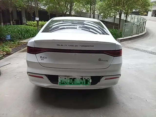 BYD Qin PLUS — Фото автомобиля 5