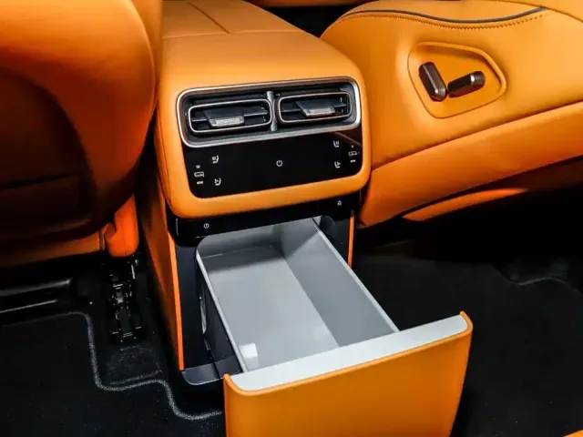 Li Auto Li Auto i6 2025 4WD Base Model — Фото автомобиля 17