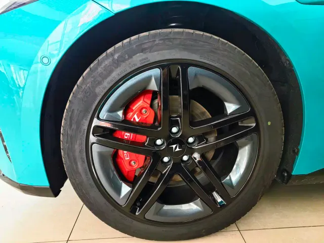Dongfeng eπ 007 — Фото автомобиля 6