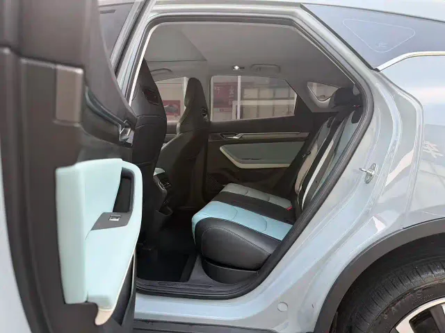Geely Emgrand S — Фото автомобиля 9