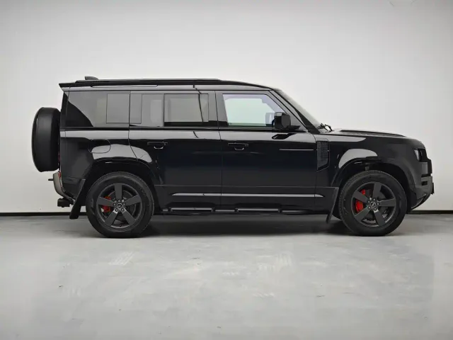 Land Rover Defender — Фото автомобиля 19