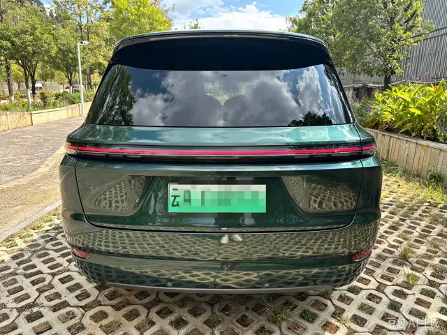 Li Auto Li Xiang L9 2022 Max — Фото автомобиля 5