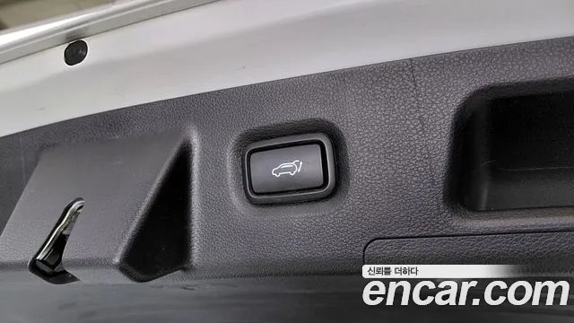 Hyundai Santafe Бензин 2.5T 2WD — Фото автомобиля 19