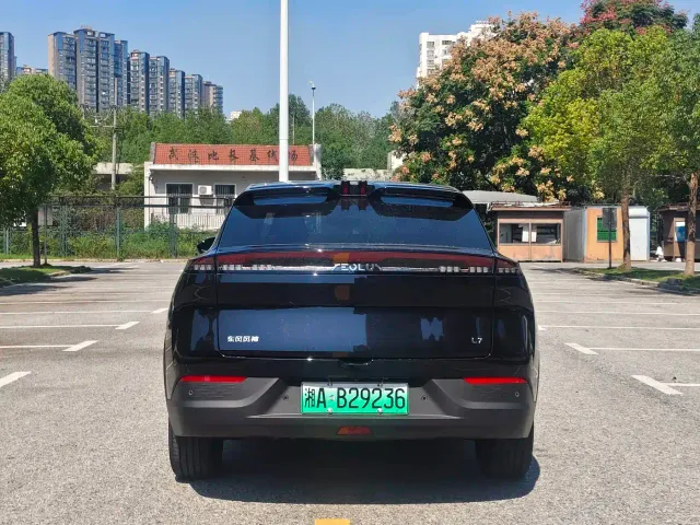 Dongfeng Fengshen L7 — Фото автомобиля 11