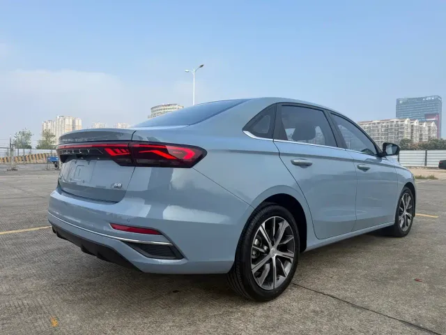 Geely Emgrand — Фото автомобиля 6
