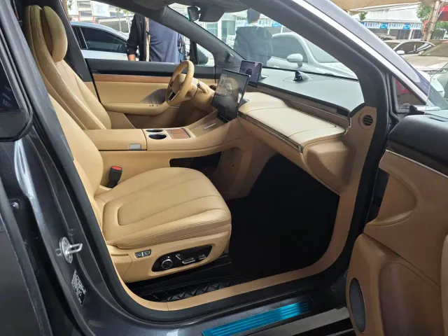Zhijie Luxeed R7 2024 Pure Electric 802km Max — Фото автомобиля 20