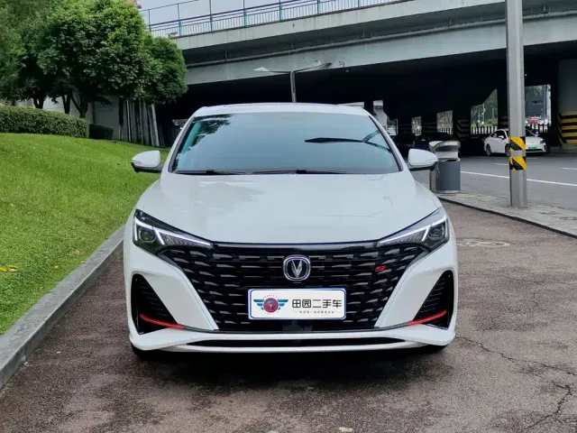 Changan Eado — Фото автомобиля 2