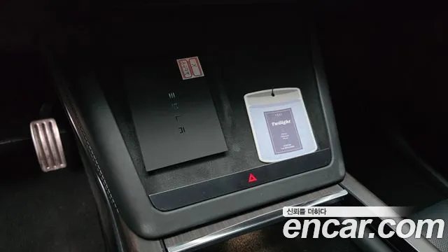 Tesla Model X — Фото автомобиля 28