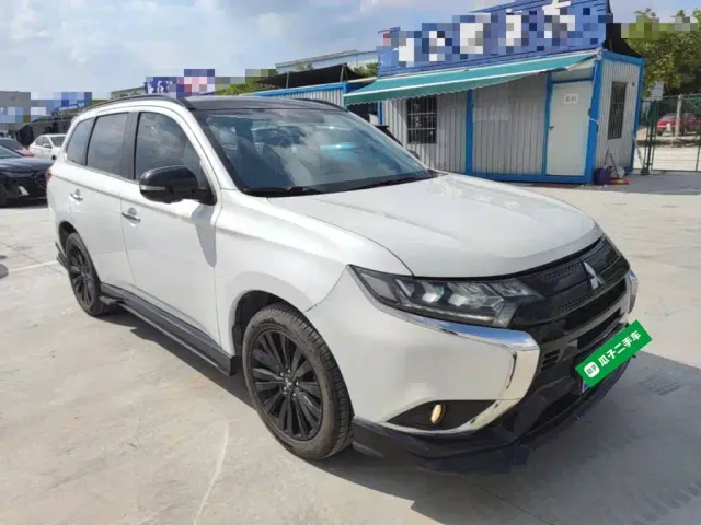 Mitsubishi Outlander — Фото автомобиля 3