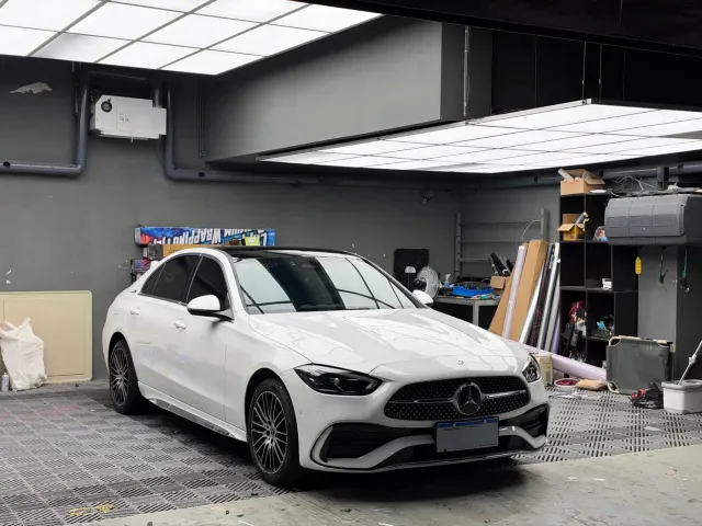 Фотография автомобиля — Mercedes-Benz C-Class