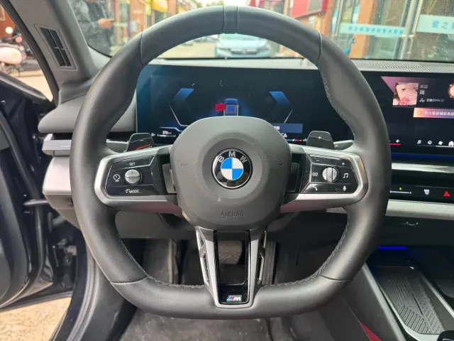 BMW 5 Series — Фото автомобиля 12