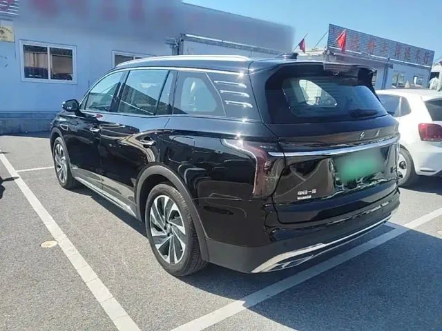 Hongqi HS7 PHEV — Фото автомобиля 4