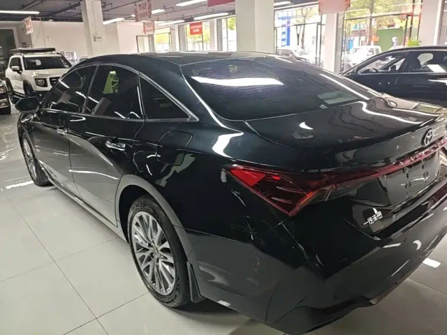 Toyota Avalon — Фото автомобиля 4
