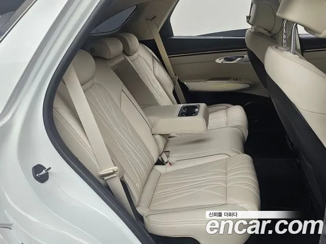 Genesis GV70 — Фото автомобиля 12