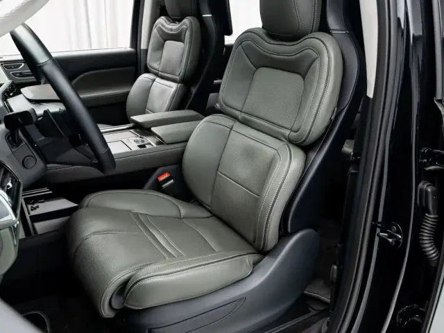 Lincoln Navigator — Фото автомобиля 6