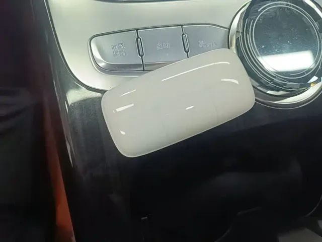 Geely Galaxy M9 — Фото автомобиля 8
