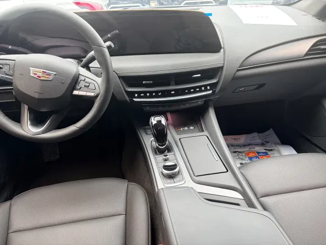 Cadillac CT5 — Фото автомобиля 9