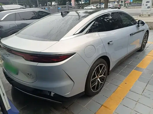 BYD Han L — Фото автомобиля 6
