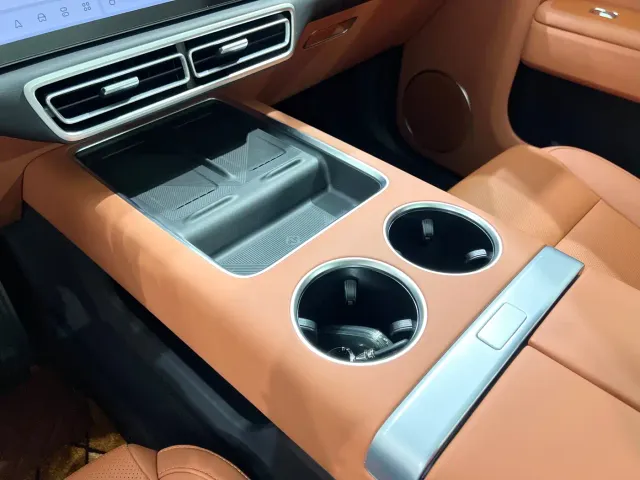 Li Auto L7 — Фото автомобиля 18