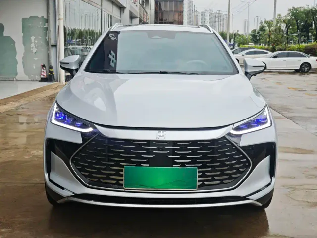 BYD Tang — Фото автомобиля 2