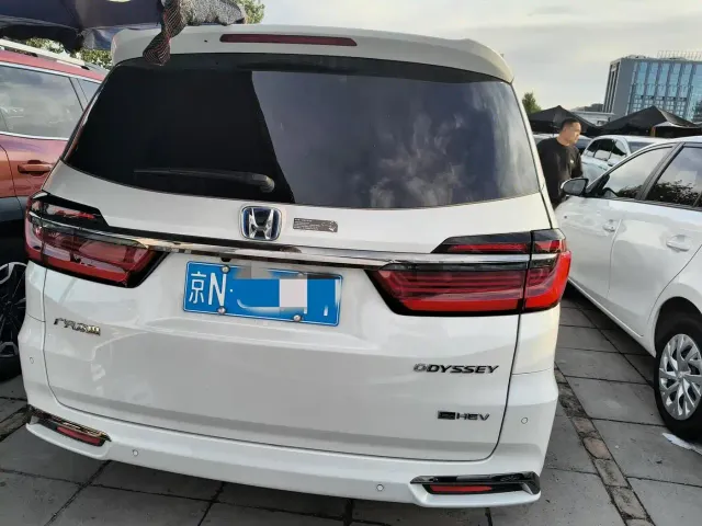 Honda Odyssey — Фото автомобиля 5